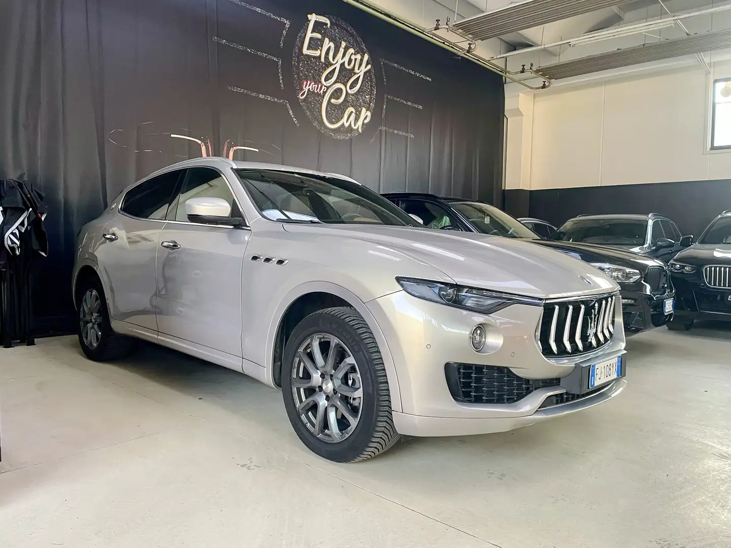 Maserati Levante 3.0 V6 250cv auto Złoty - 1