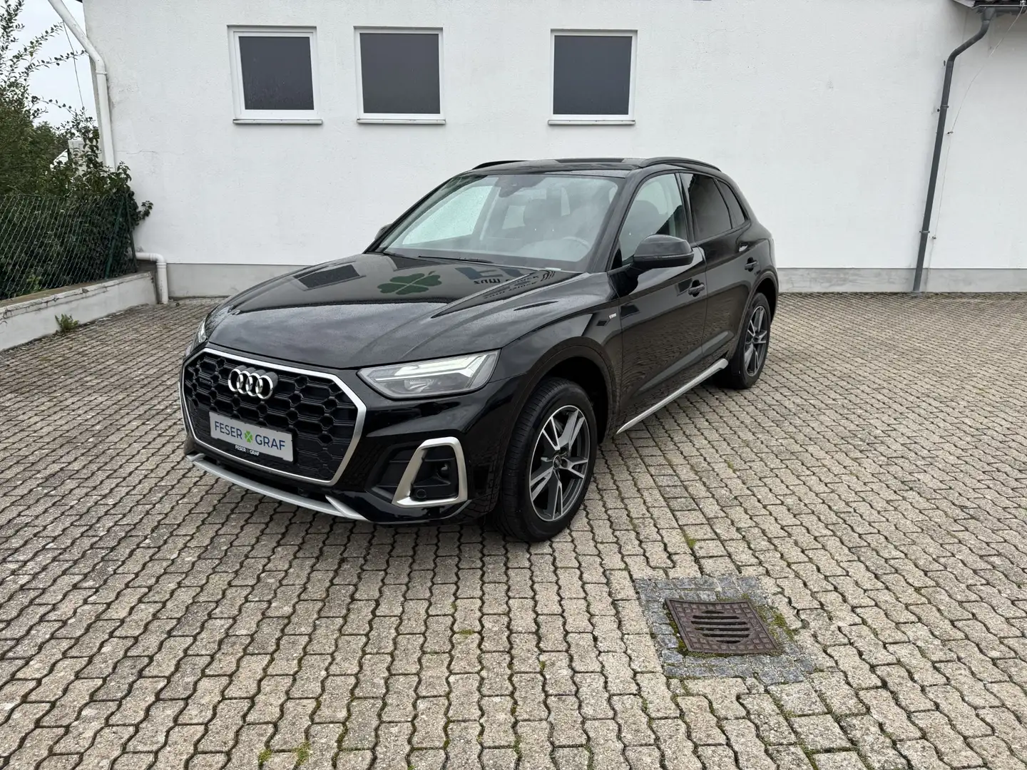 Audi Q5 S line 40 TDI qu. S-tr. Zwart - 2
