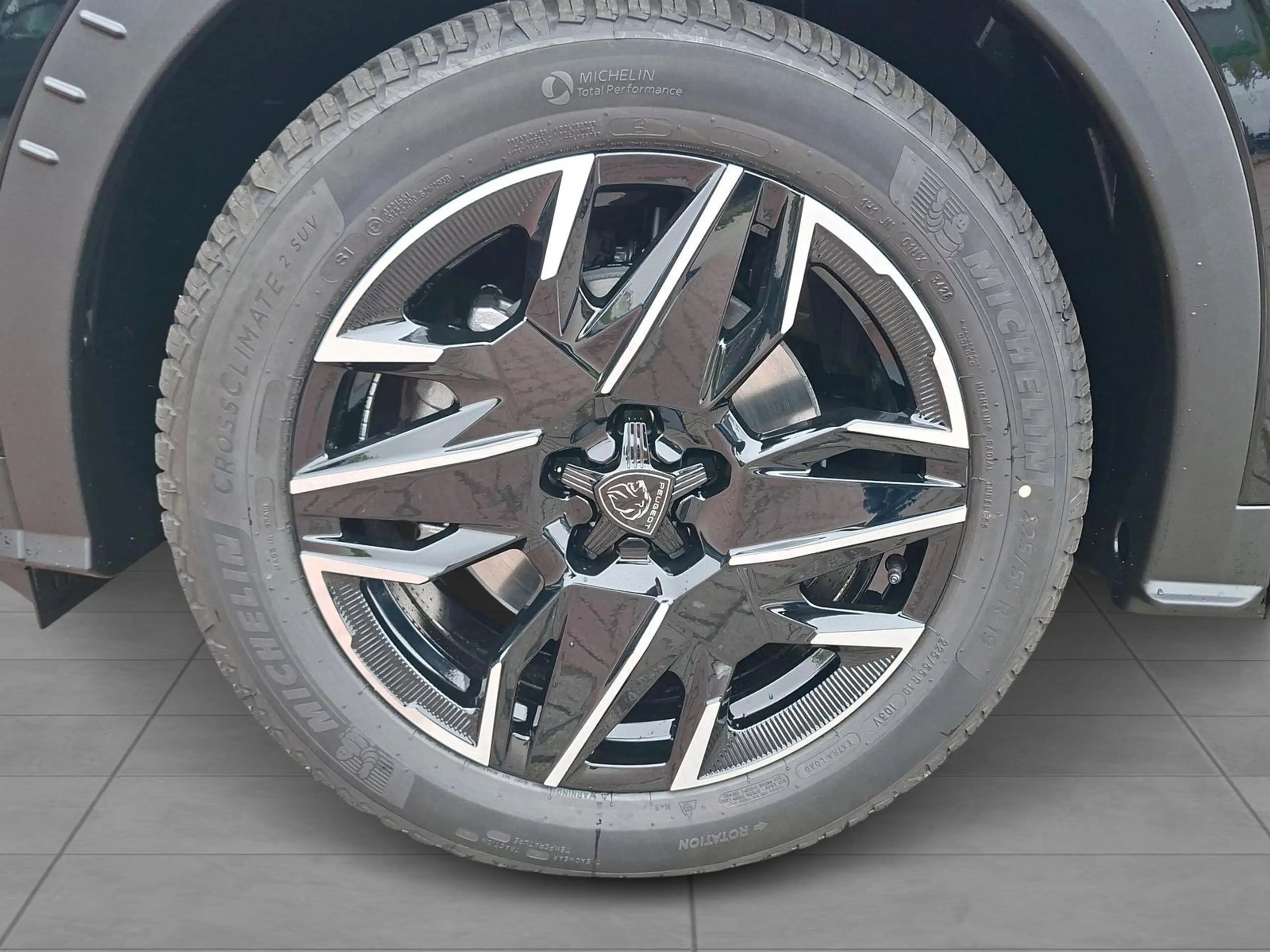 Peugeot 5008 GT Hybrid 145 e-DSC6 Kamera Navi SHZ — photo 6