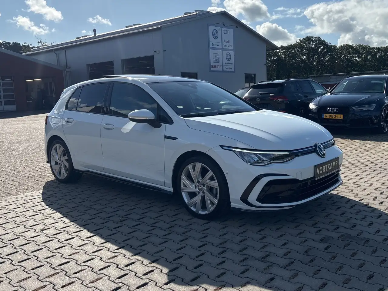 Volkswagen Golf VIII Lim. R-Line eTSI Pano/Kamera, миниатюра 4