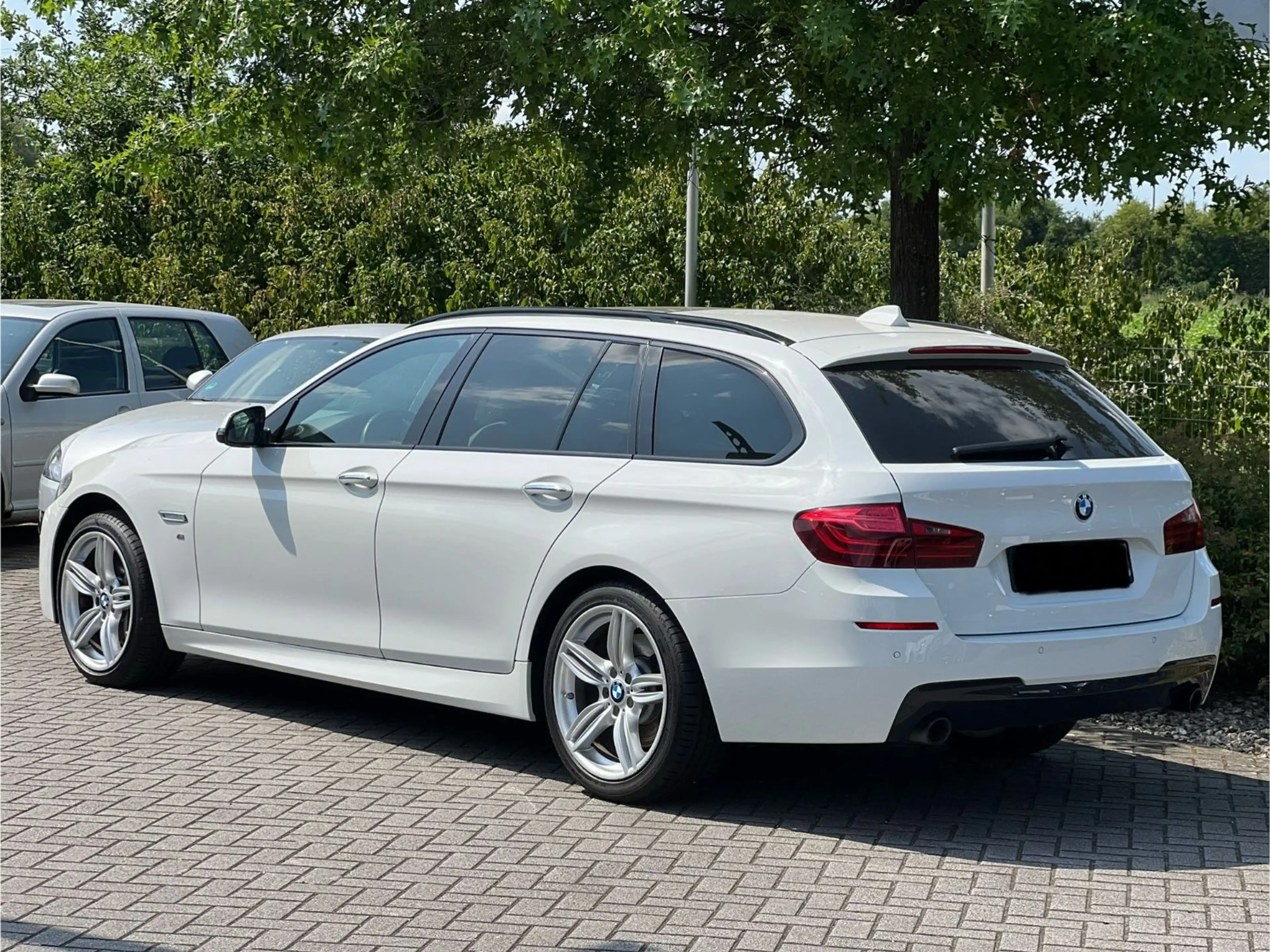 BMW 535 d xDrive M-Paket / Pano. / Belüftung / Leder — photo 6