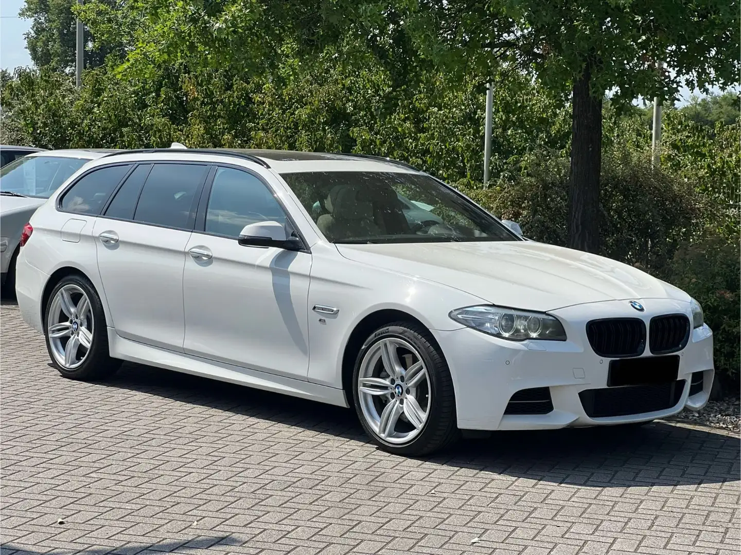 BMW 535 d xDrive M-Paket / Pano. / Belüftung / Leder Weiß - 1