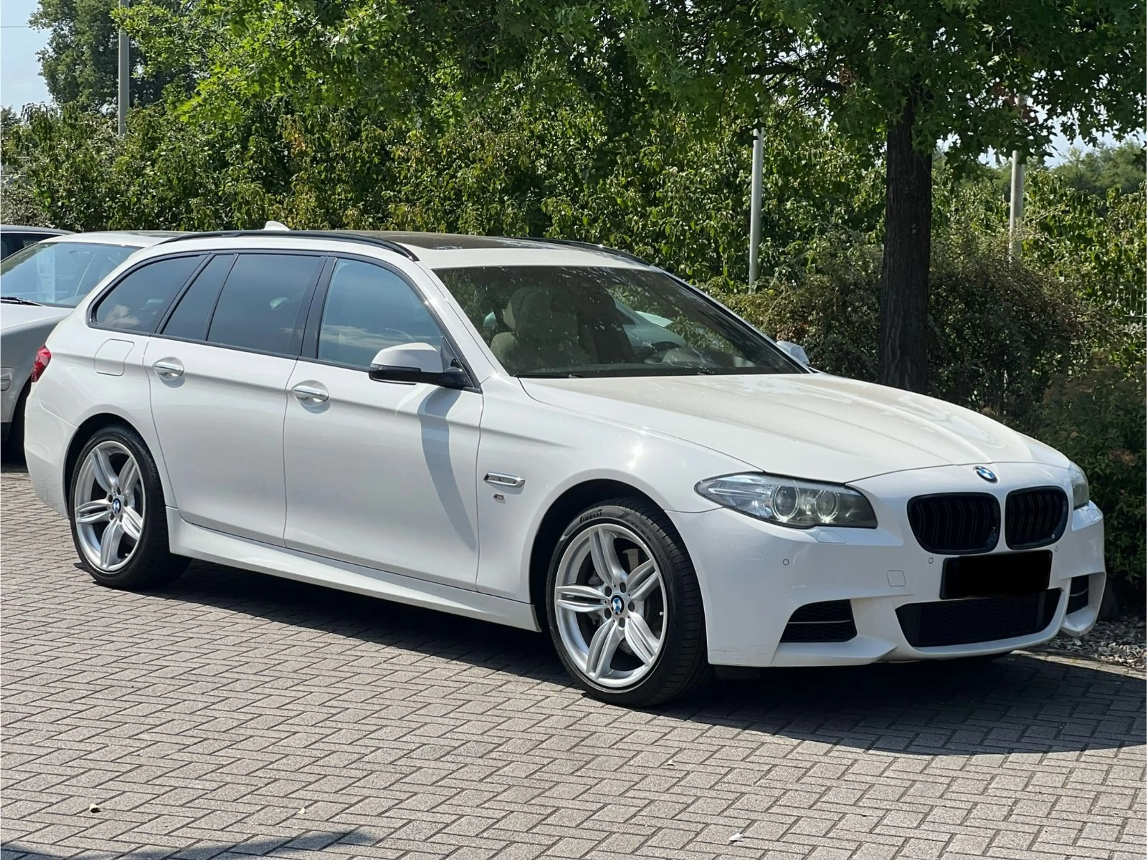 BMW 535 d xDrive M-Paket / Pano. / Belüftung / Leder — photo 2