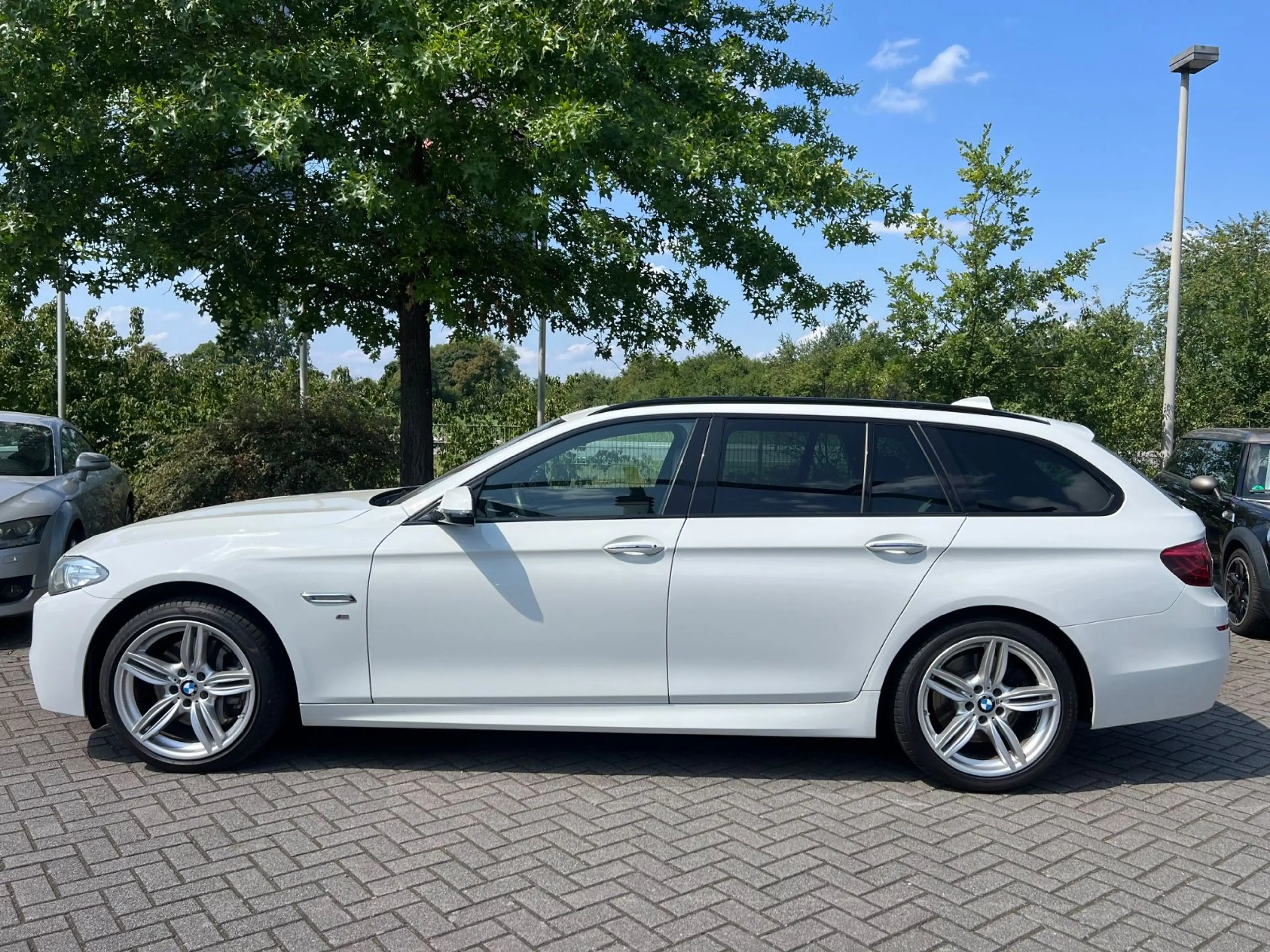 BMW 535 d xDrive M-Paket / Pano. / Belüftung / Leder — photo 5