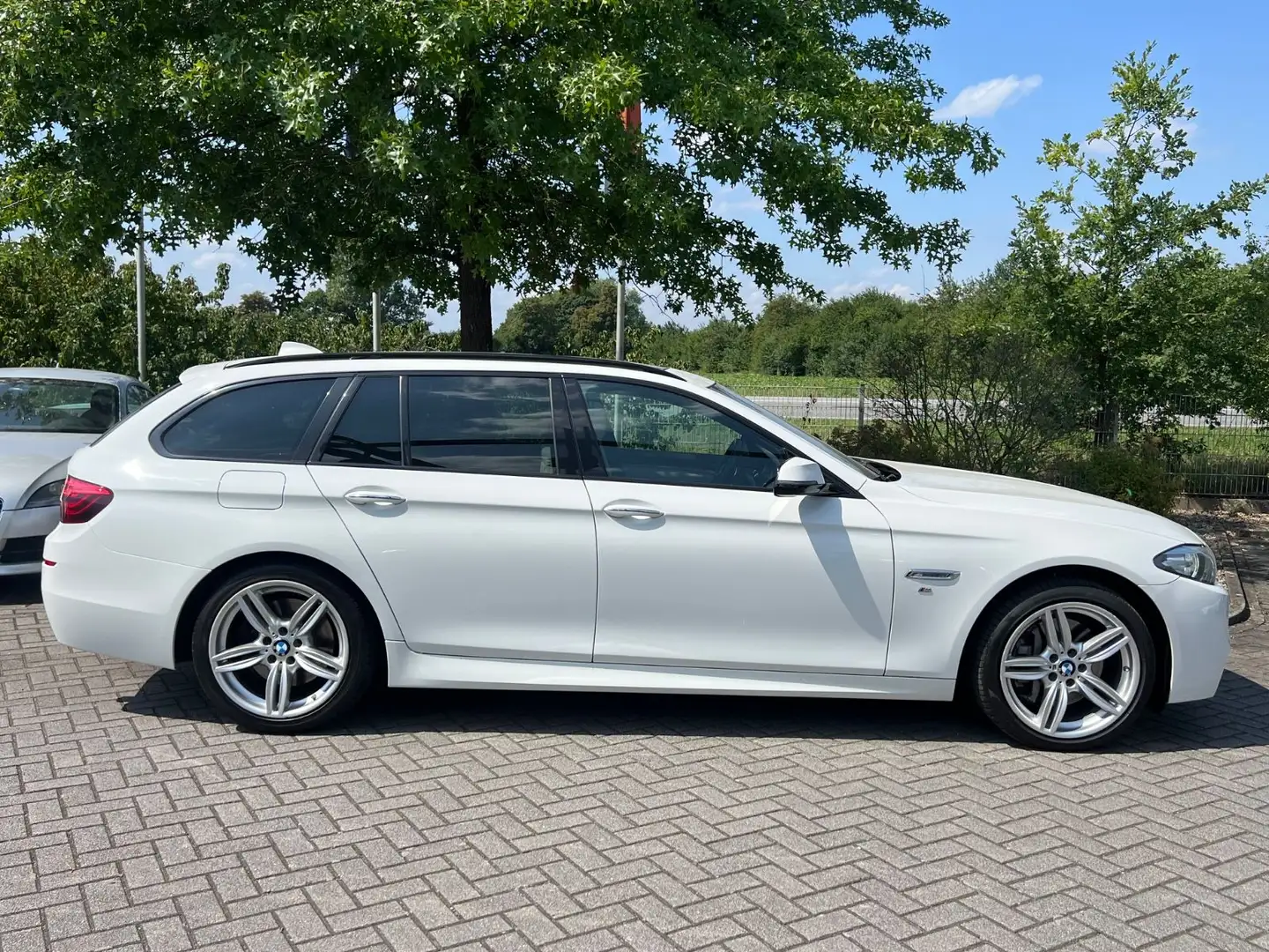 BMW 535 d xDrive M-Paket / Pano. / Belüftung / Leder Weiß - 2