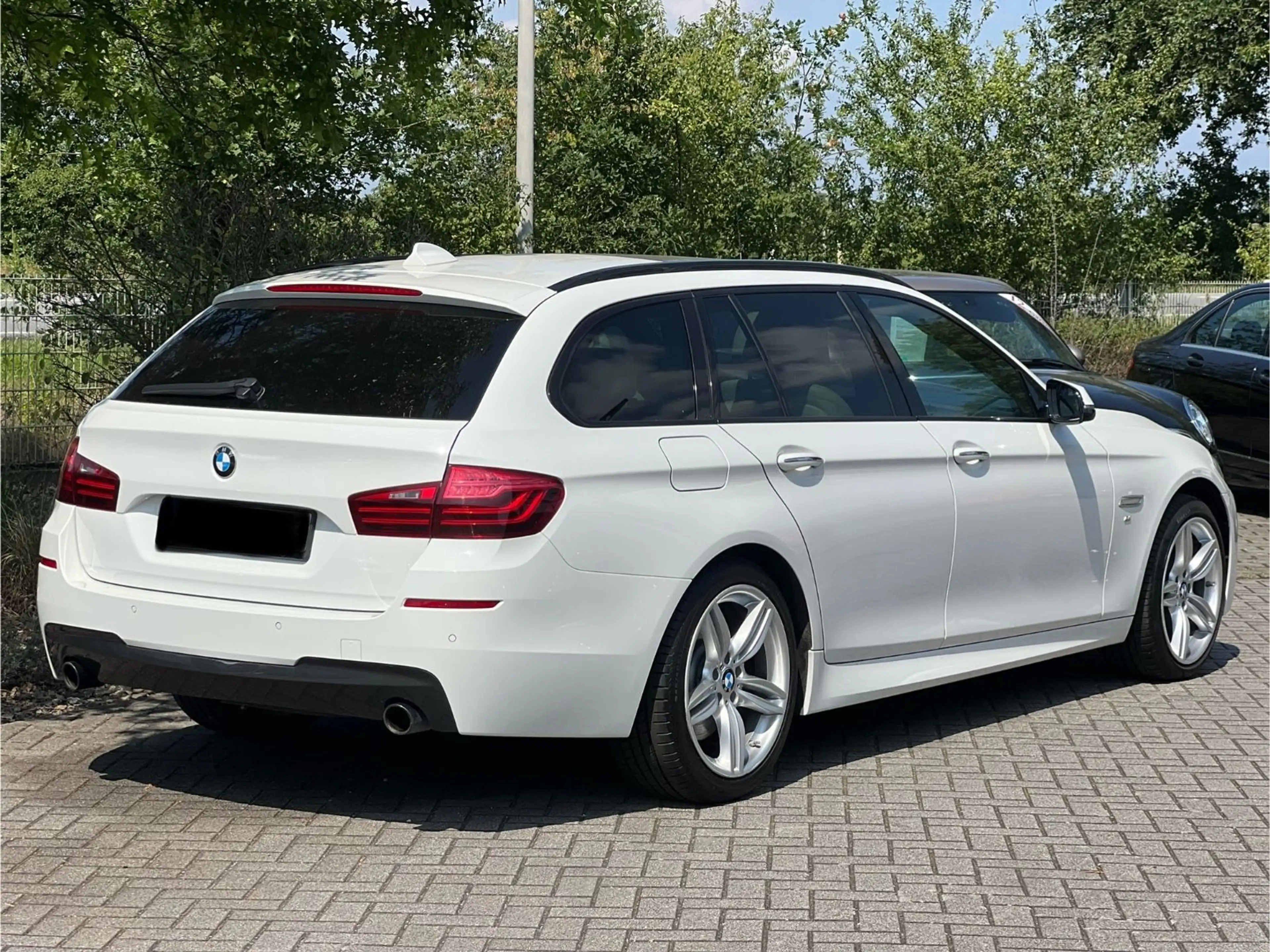 BMW 535 d xDrive M-Paket / Pano. / Belüftung / Leder — photo 7