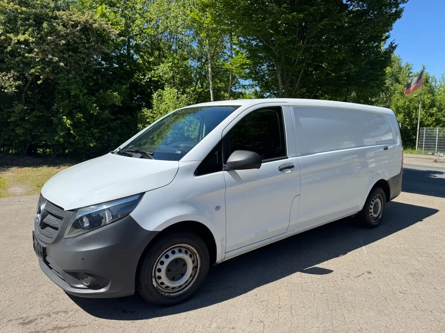 Mercedes-Benz Vito 114 CDI ExtraLang*NAVI*KAMERA*INSP.NEU*1Hd Weiß - 1