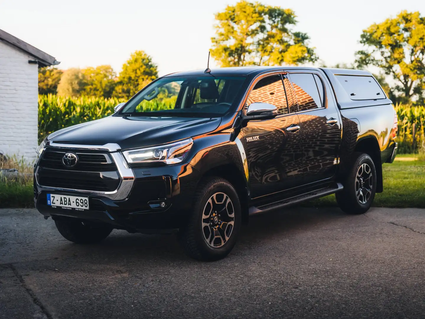 TOYOTA Hilux