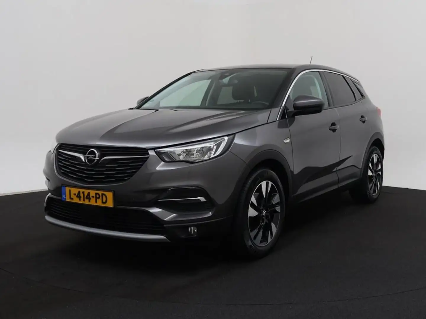 Opel Grandland X 1.2T Executive Automaat Camera/Trekhaak/Ecc Grijs - 2