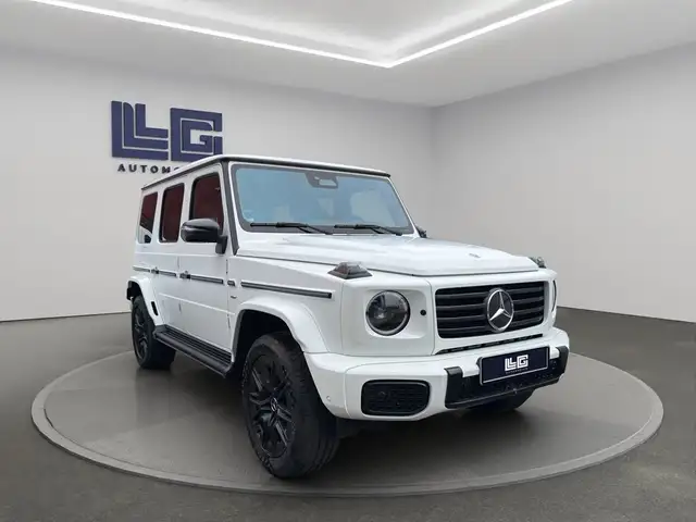 Mercedes-Benz G-Class view 3