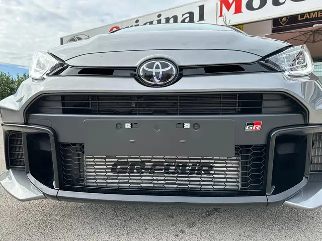 Toyota Yaris view 5