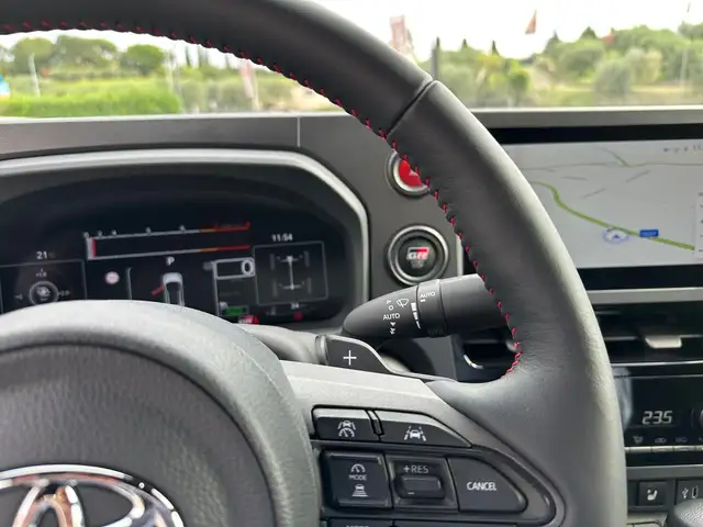 Toyota Yaris view 9