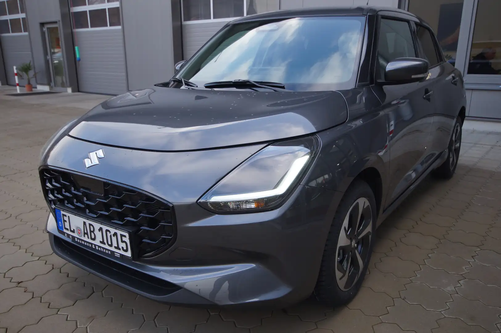 Suzuki Swift Comfort PLUS mit Ganzjahresbereifung! Grau - 1