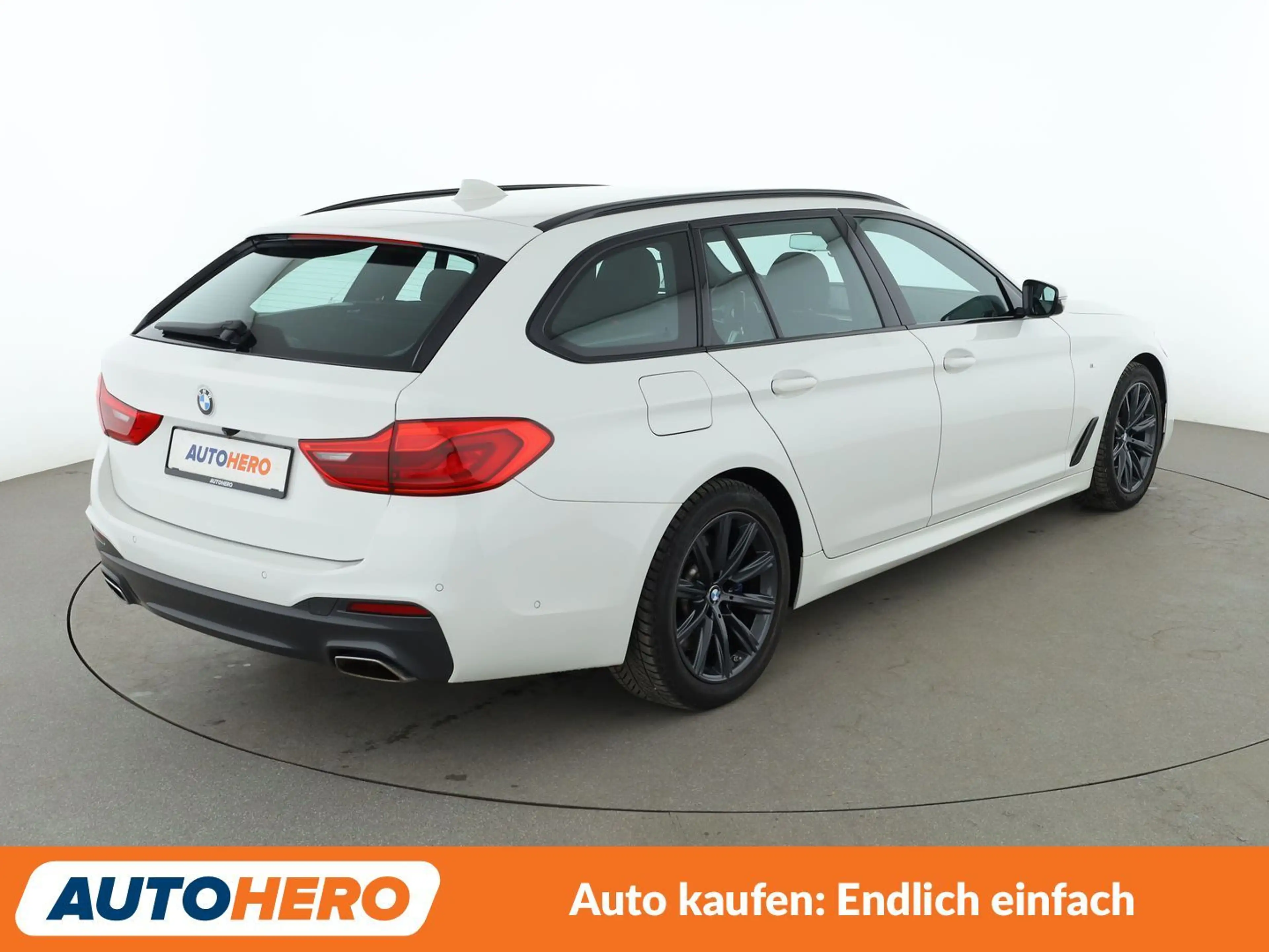 BMW 530 530d xDrive M Sport Aut.*NAVI*LED*HUD*CAM*PDC*SHZ* — photo 6