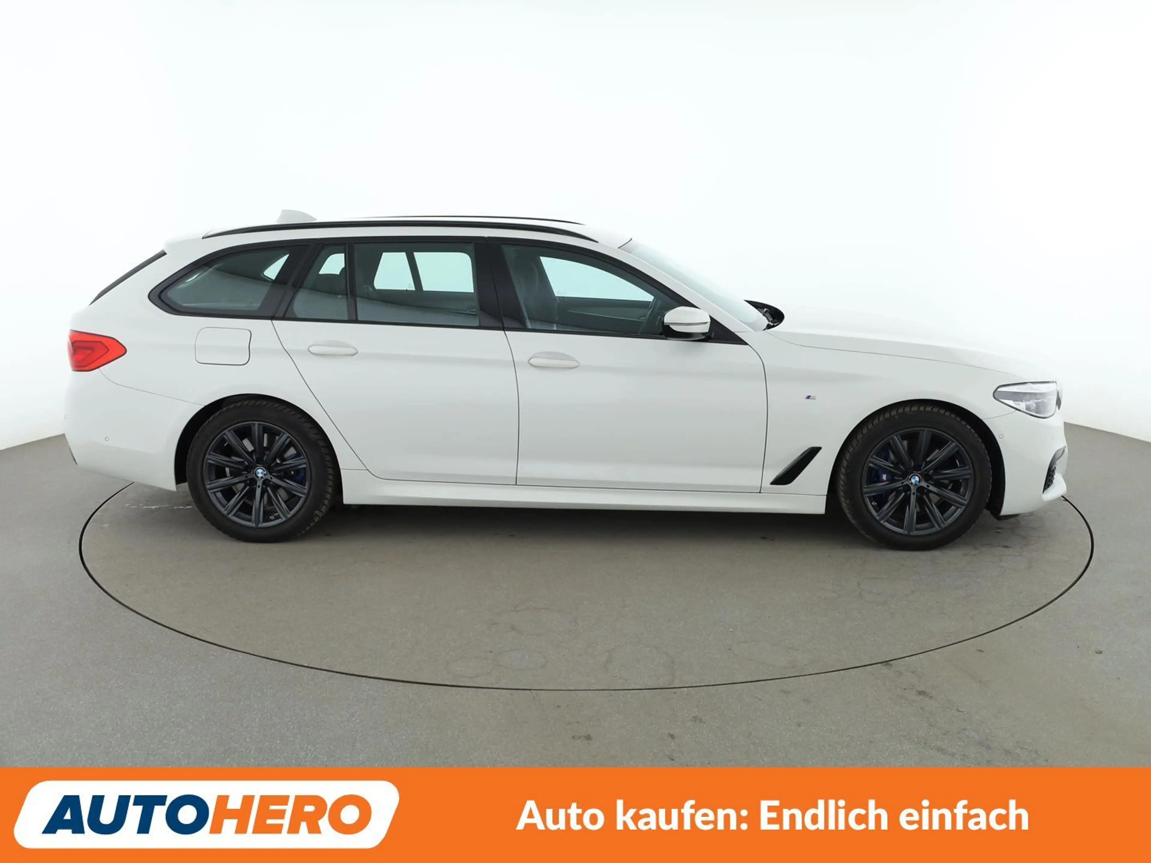 BMW 530 530d xDrive M Sport Aut.*NAVI*LED*HUD*CAM*PDC*SHZ* — photo 7