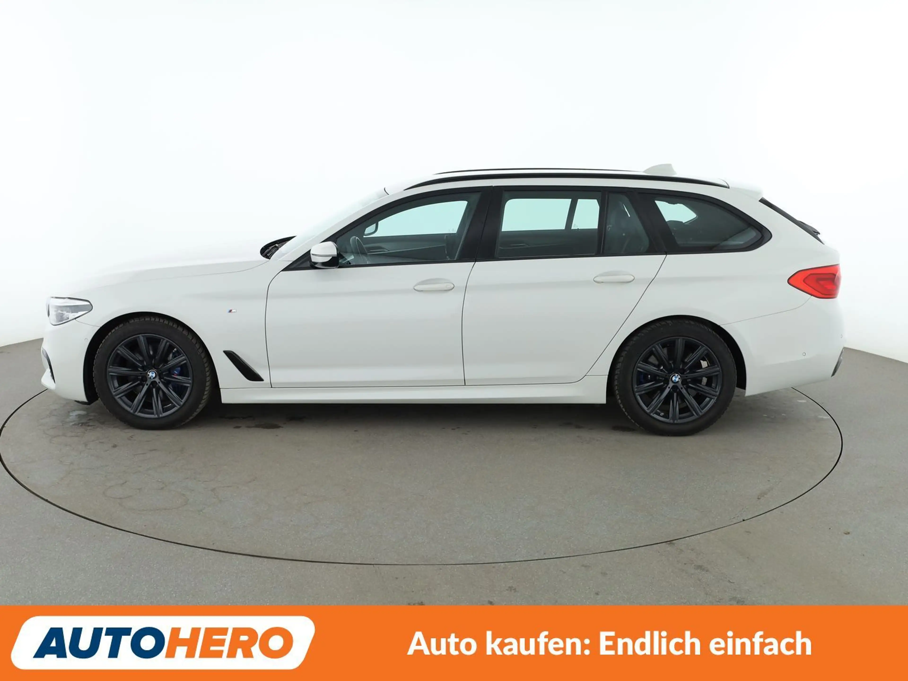 BMW 530 530d xDrive M Sport Aut.*NAVI*LED*HUD*CAM*PDC*SHZ* — photo 3