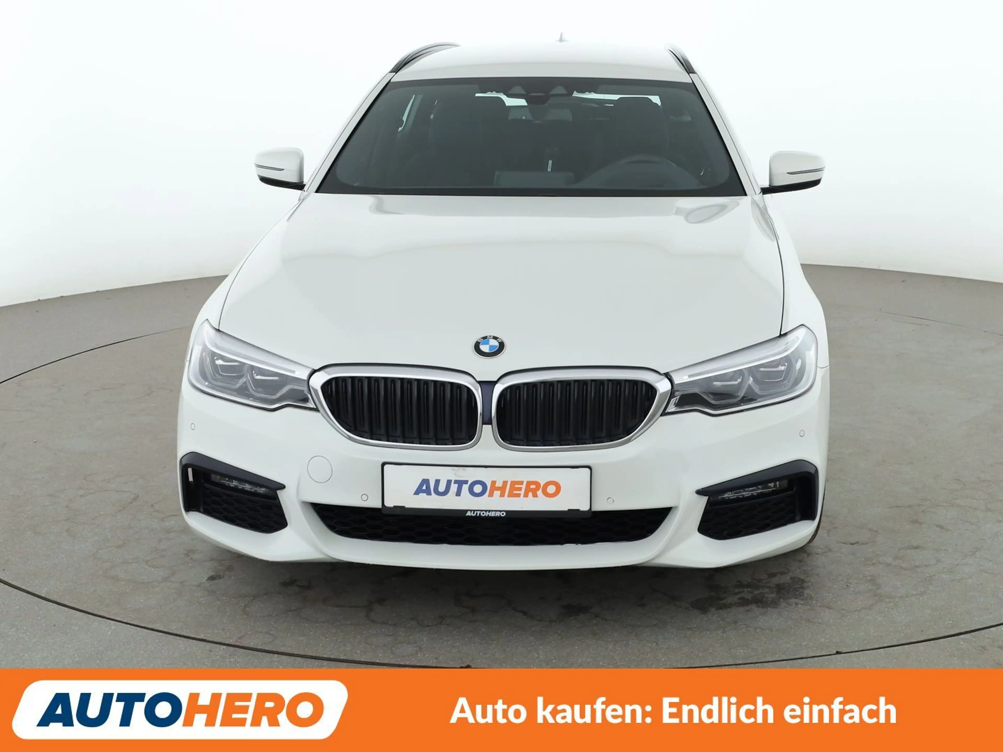 BMW 530 530d xDrive M Sport Aut.*NAVI*LED*HUD*CAM*PDC*SHZ* — photo 9