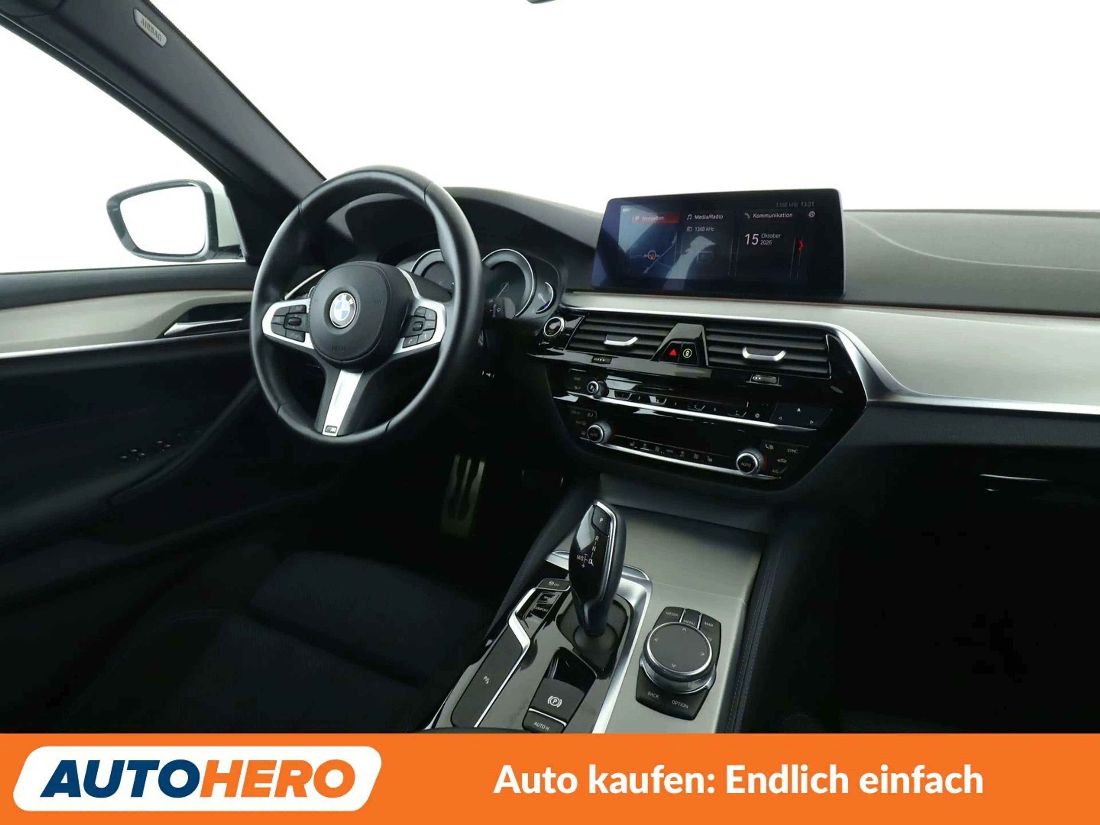 BMW 530 530d xDrive M Sport Aut.*NAVI*LED*HUD*CAM*PDC*SHZ* — photo 13