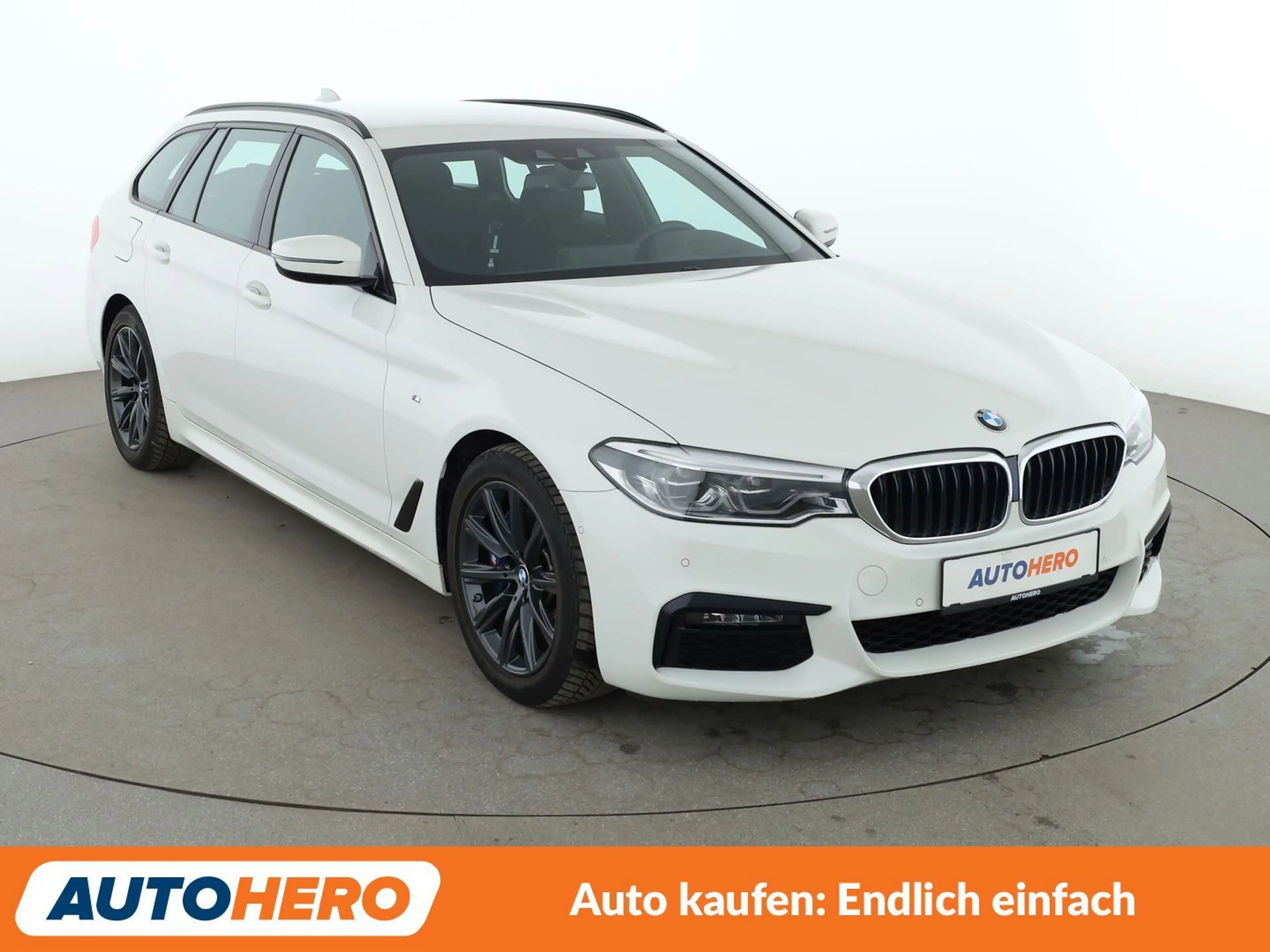 BMW 530 530d xDrive M Sport Aut.*NAVI*LED*HUD*CAM*PDC*SHZ* — photo 8