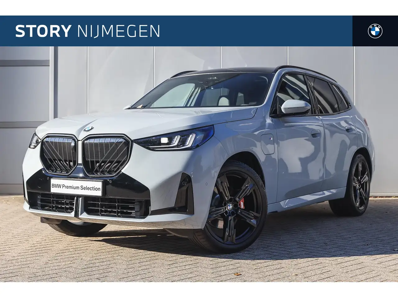 BMW X3 30e xDrive M Sport Automaat / Panoramadak / Trekha — photo 1 of 38