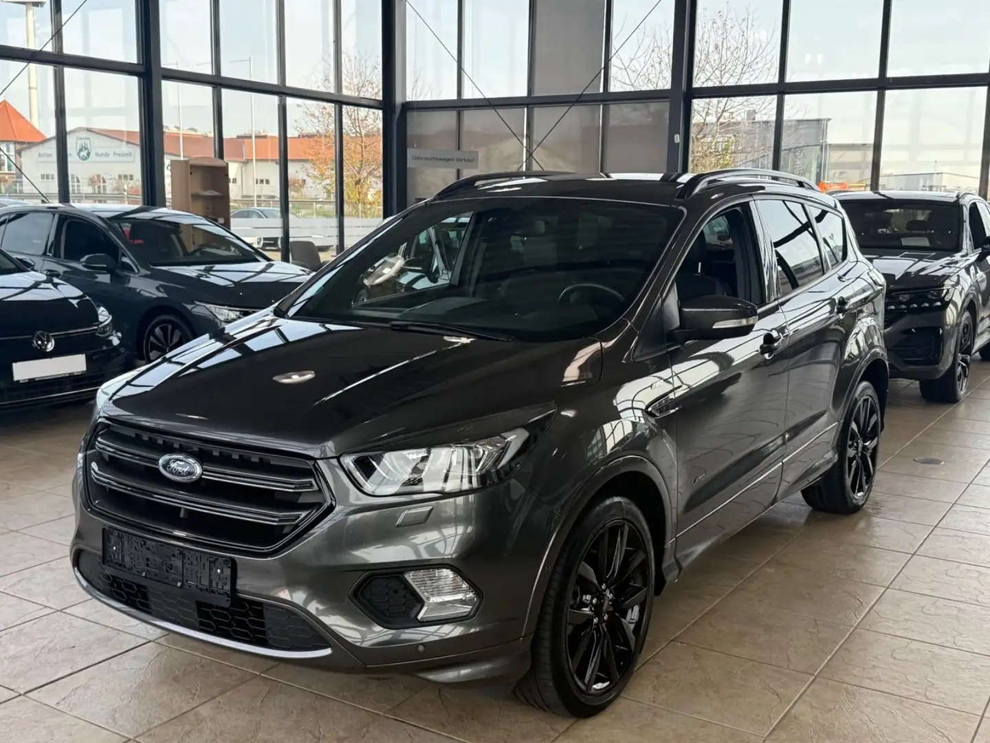 Ford Kuga ST-Line /Automatik Gris - 1