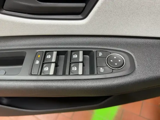 Renault R 5 view 19