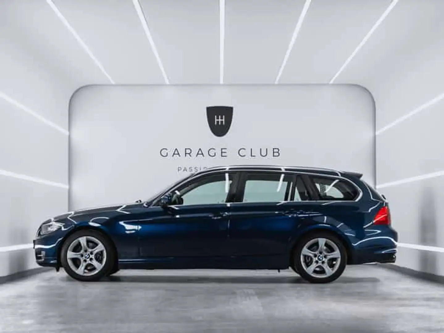 BMW 320 320dA Touring Bleu - 2