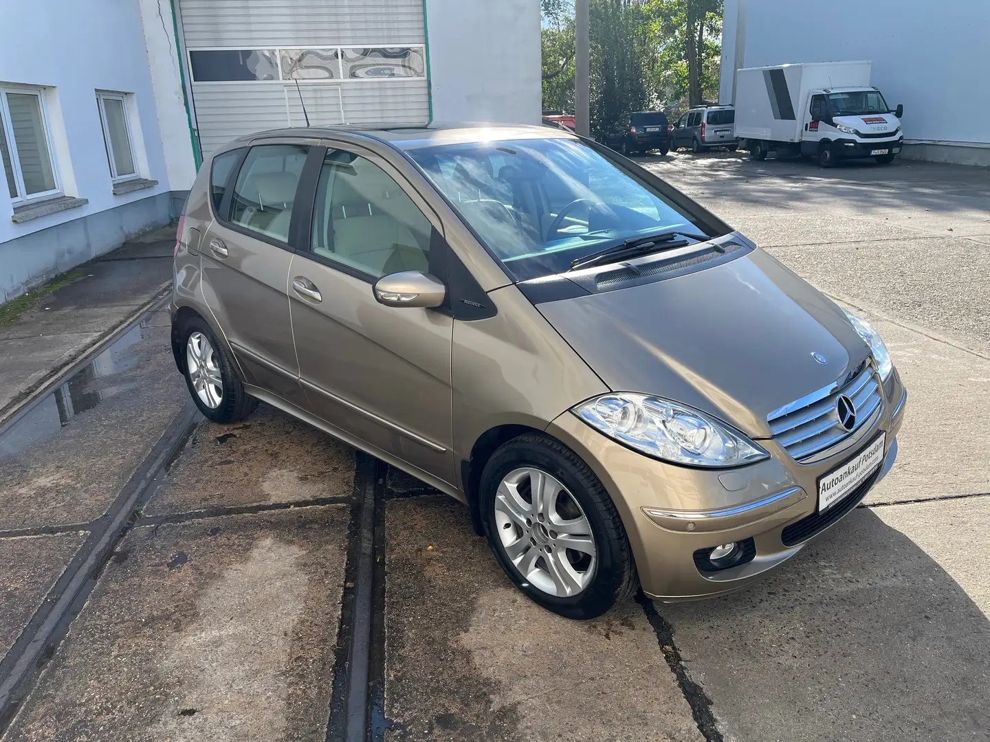 Mercedes-Benz A 200 A 200, Xenon,Sitzh.,PDC,Klimaautomatik,TÜV neu Beige - 2