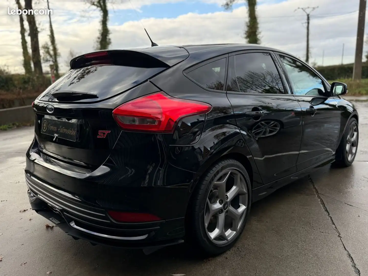 Ford Focus ST 2.0 EcoBoost 250ch – Pack Performance Full Cuir Boîte manuelle 6 Noir - 2