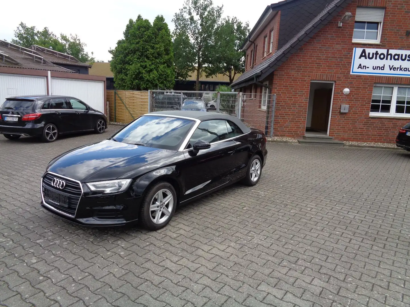 Audi A3 Cabriolet , Xenon, Navi, PTS, AHK abn., Ganzj Noir - 2