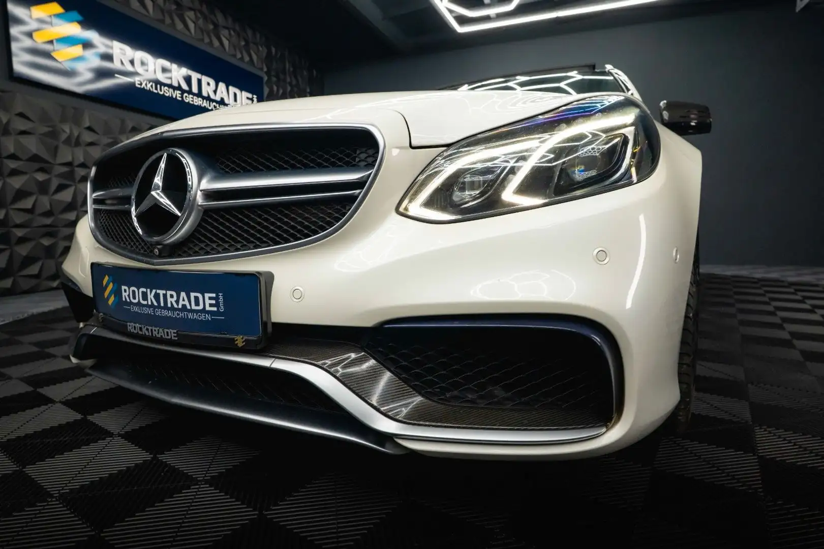 Mercedes-Benz E 63 AMG E 63 S AMG 4Matic Carbon Drivers Package *Pano* Weiß - 2