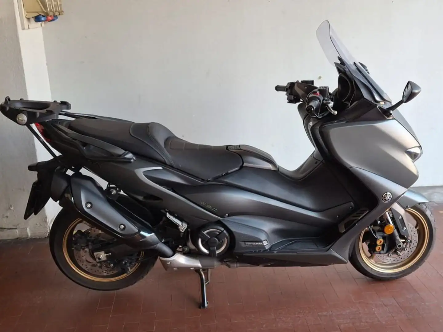 Yamaha TMAX 560 Grigio - 1