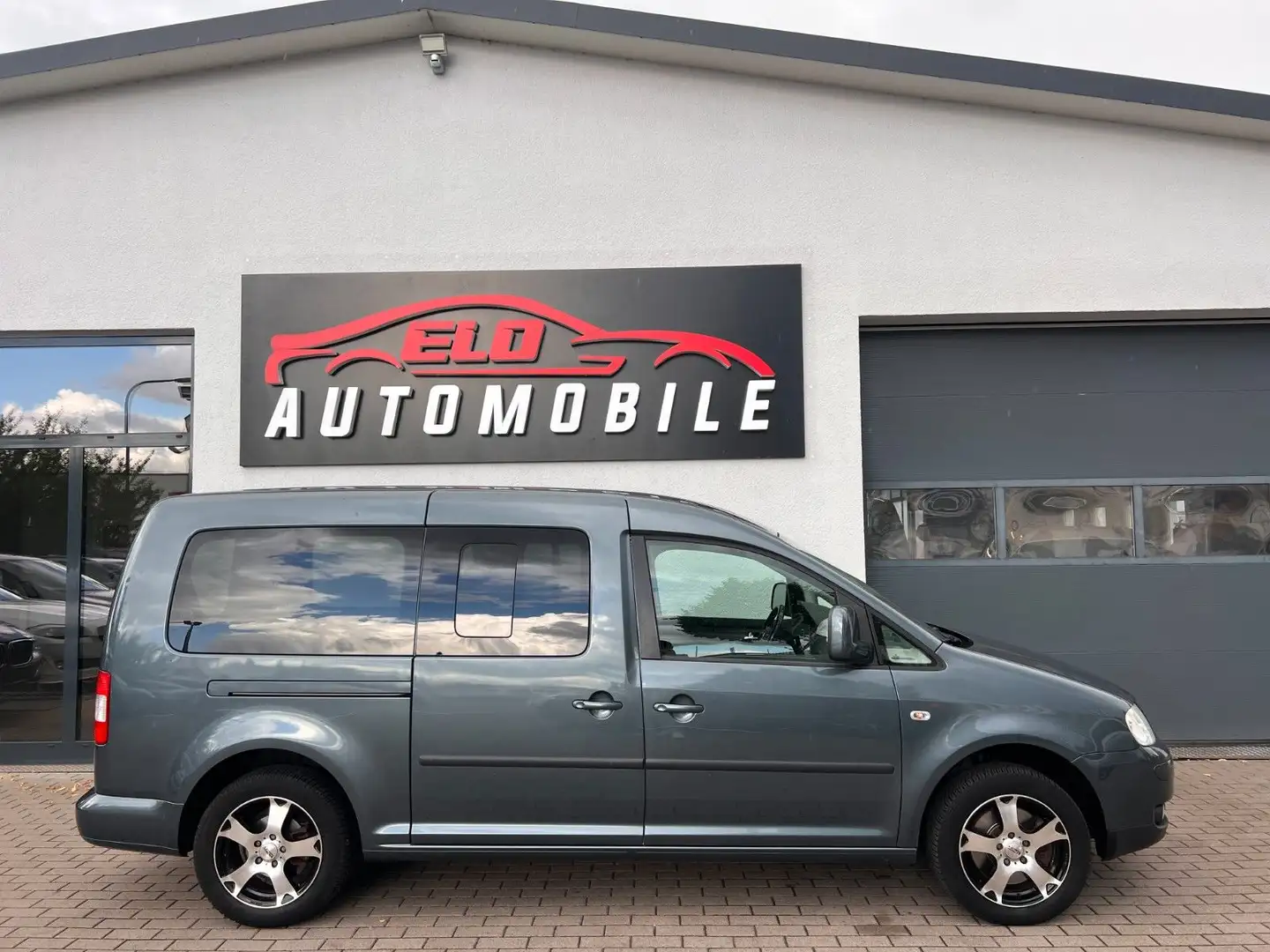 Volkswagen Caddy Maxi Life*7-Sitzer*Sitzheizung*Klimaauto Grau - 2