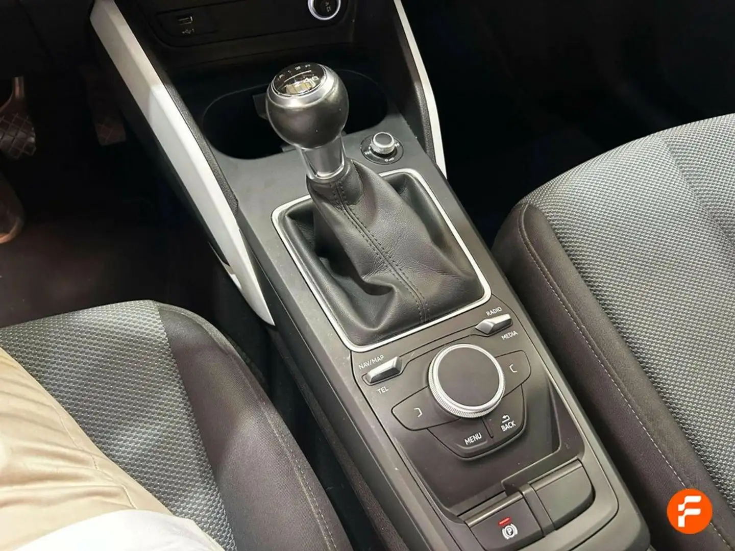 Audi Q2 Design 30 TFSI 85kW (116CV) Gris - 2