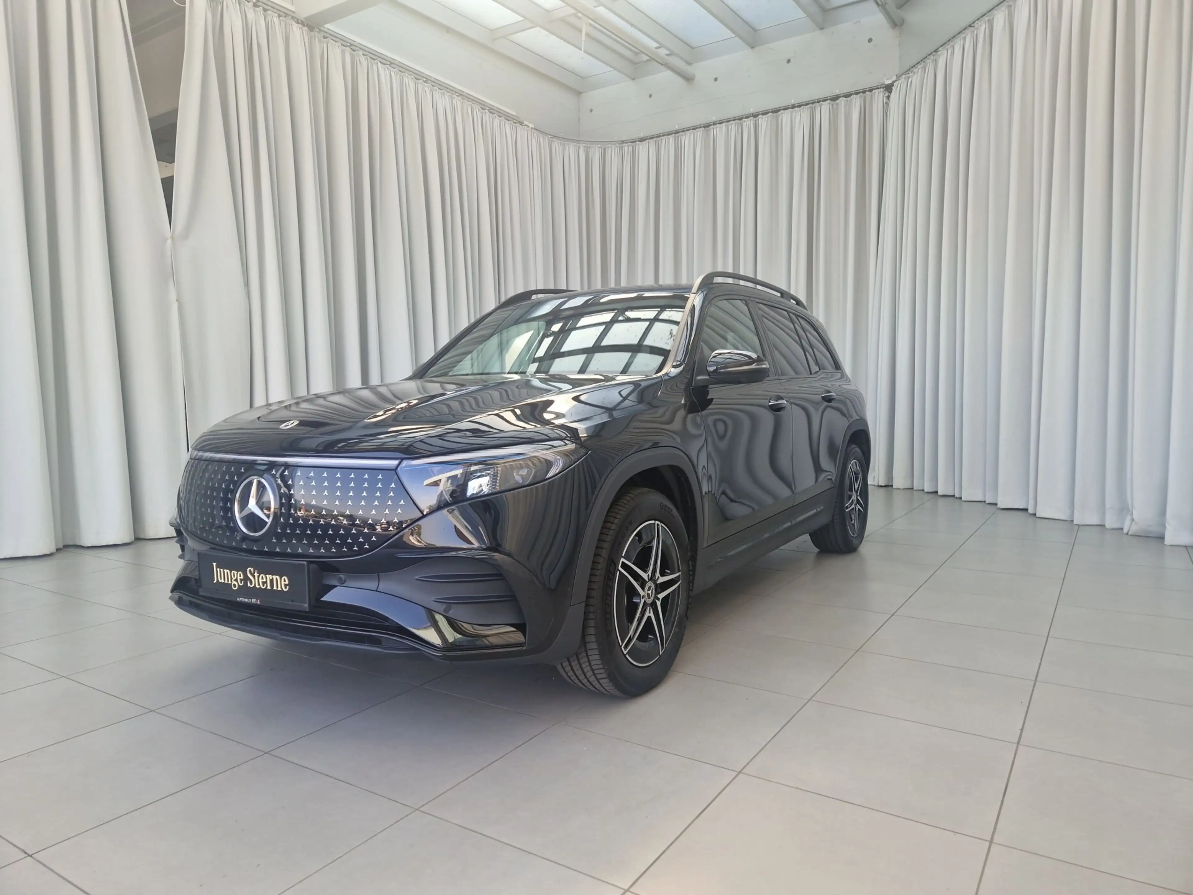 Mercedes-Benz EQB 300 4MATIC AUT HUD KlimaA LM PDC SoundSys — photo 2