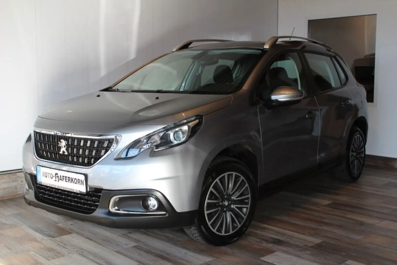 Peugeot 2008 1.2 PureTech 82 Active*SZHZG*KLIMA* Gris - 2