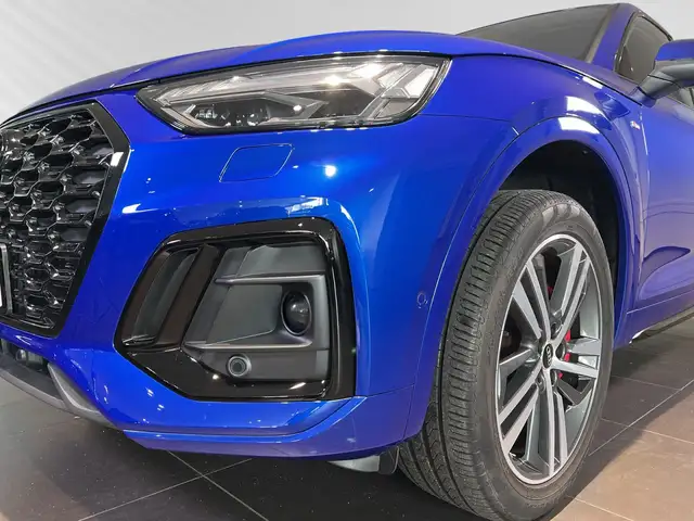 Audi Q5 view 6