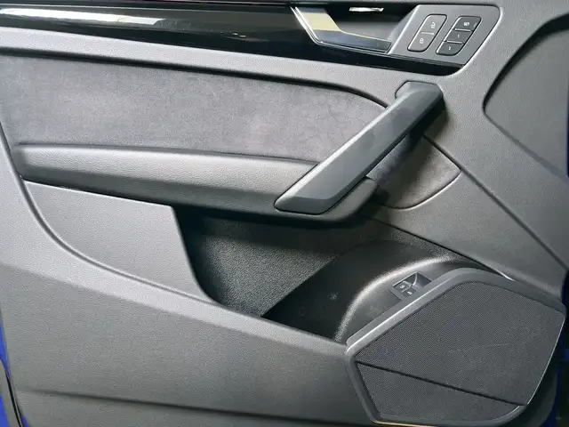 Audi Q5 view 13