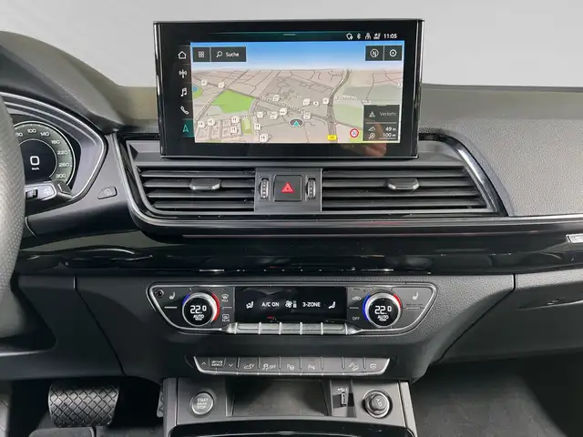 Audi Q5 view 10