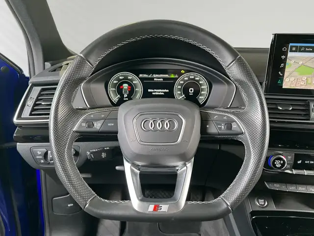 Audi Q5 view 8