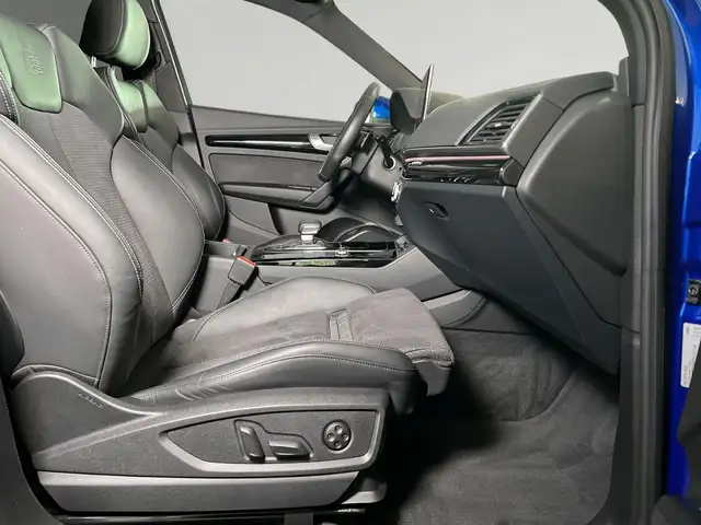 Audi Q5 view 11