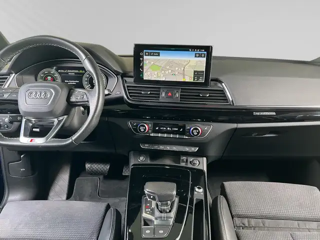 Audi Q5 view 7