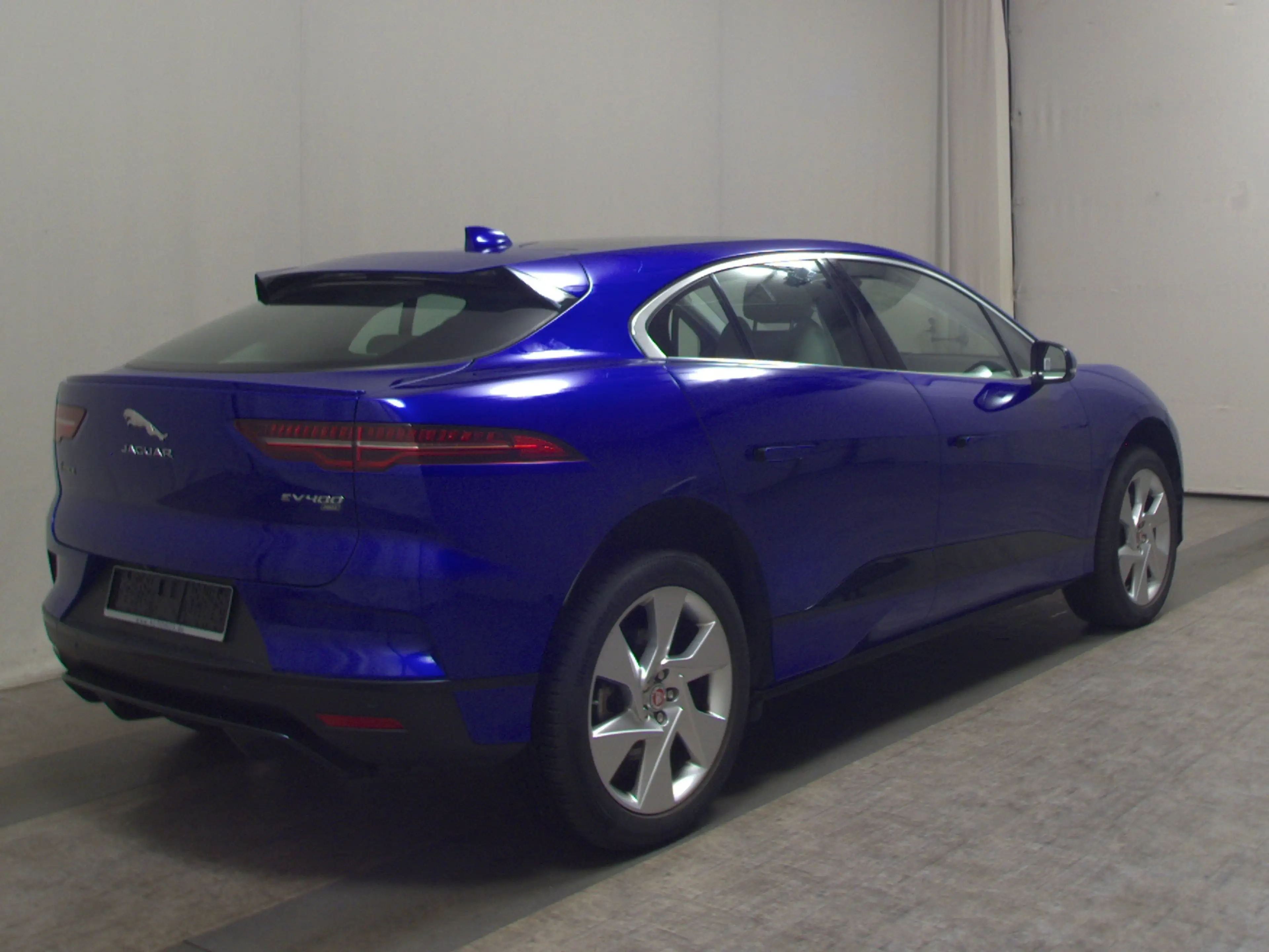 Jaguar I-Pace EV400 AWD Leder Navi LED Pano HuD — photo 4
