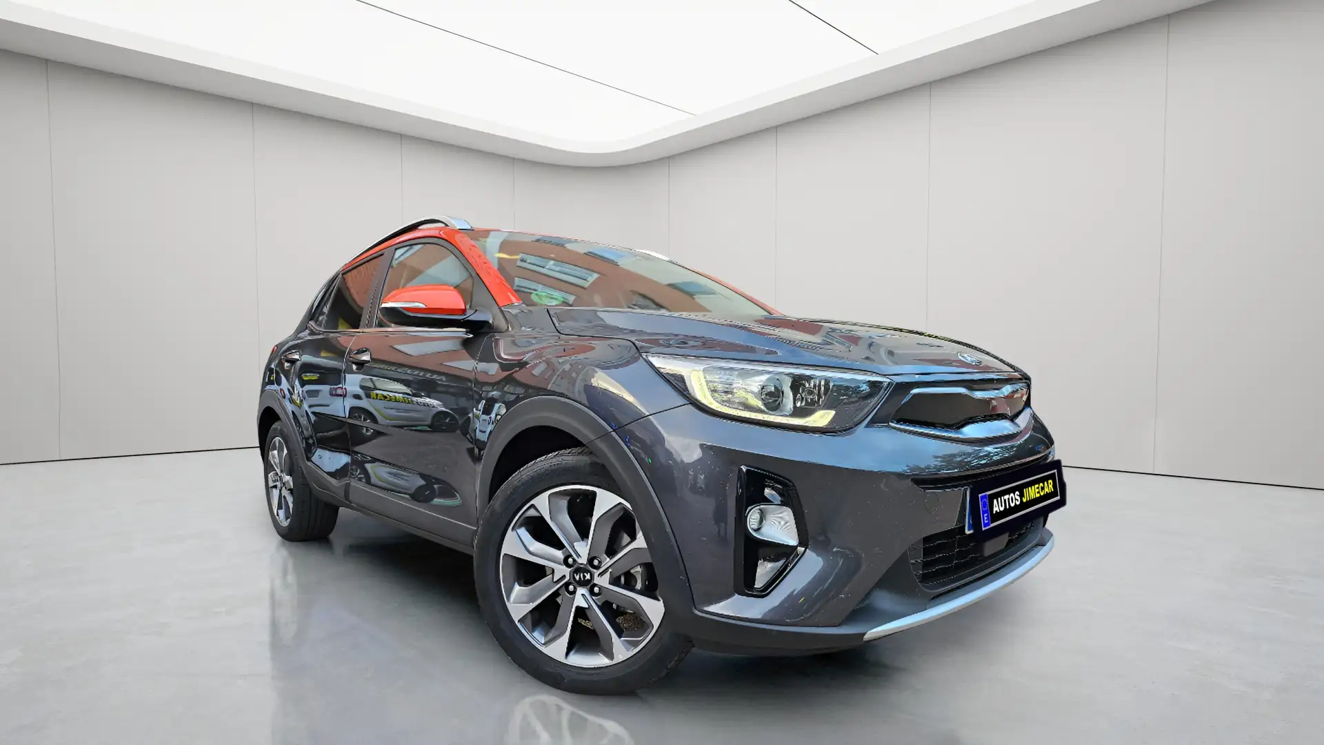 Kia Stonic 1.0 T-GDi 74kW (100CV) Tech Gris - 2