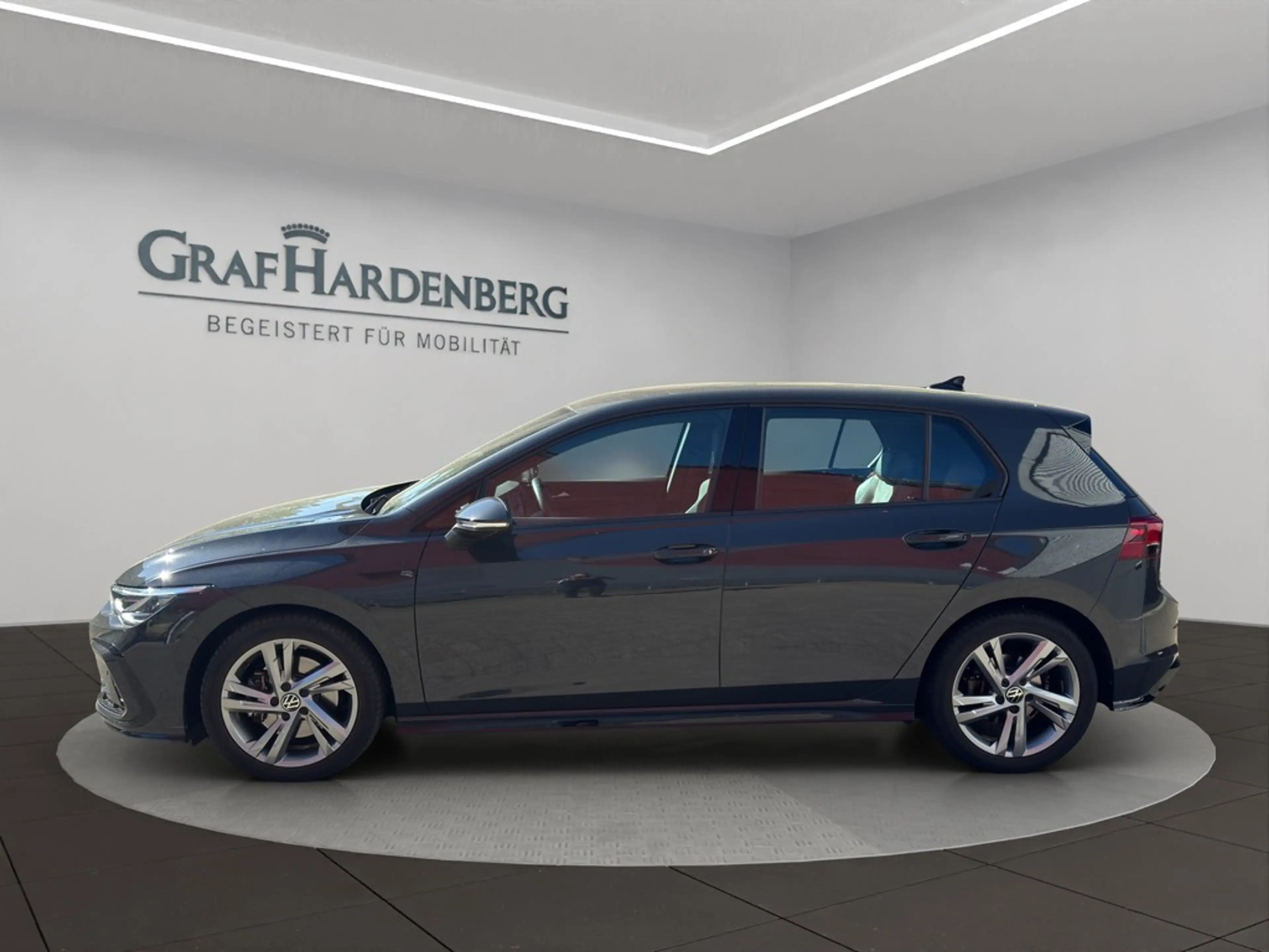 Volkswagen Golf R -Line 2.0 TSI DSG Navi LED ACC — photo 2