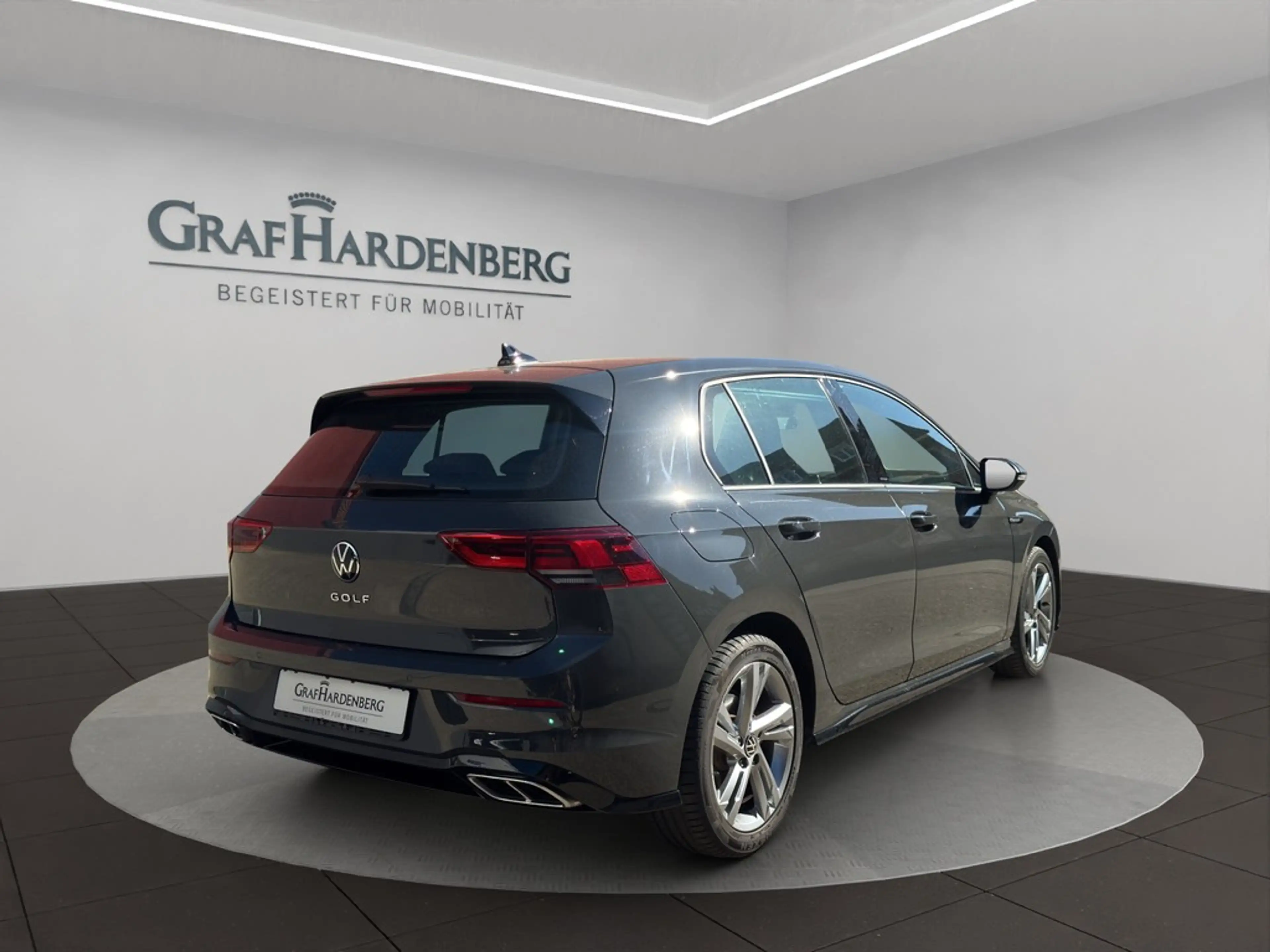 Volkswagen Golf R -Line 2.0 TSI DSG Navi LED ACC — photo 6
