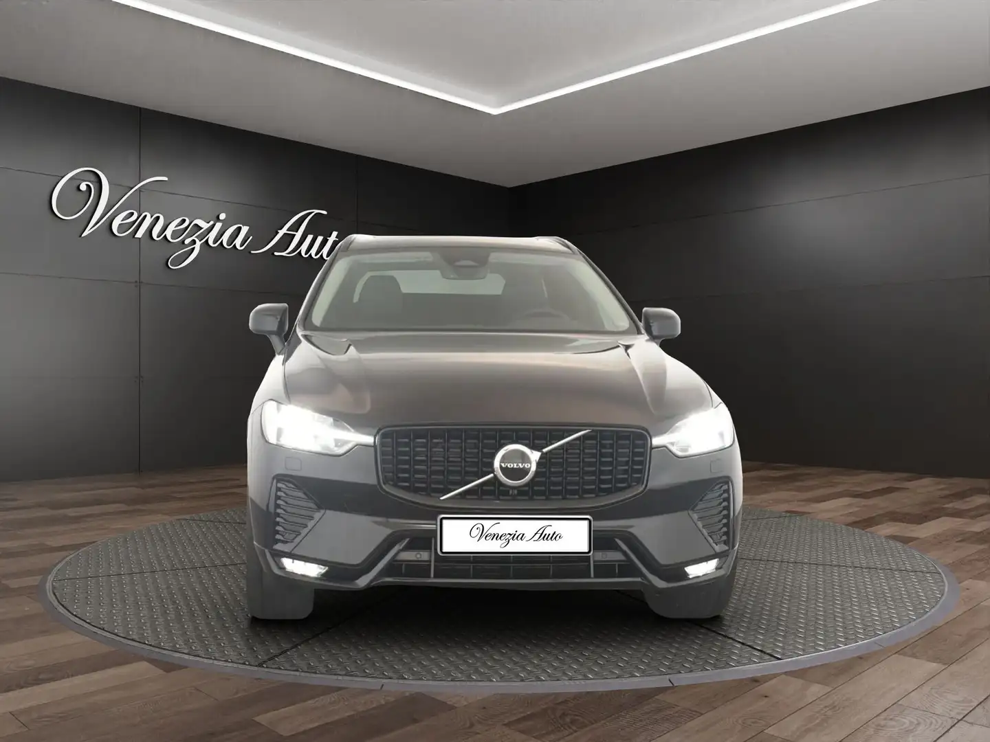 Volvo XC60 XC60 B4 (d) AWD automatico Plus Dark Noir - 2