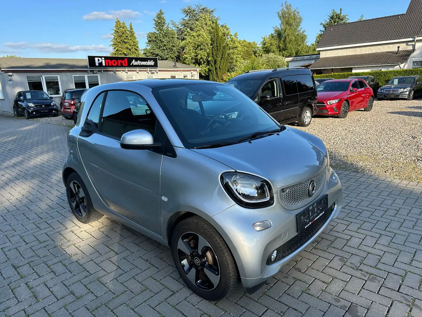 smart forTwo Passion LED-NAVI-PANO-90PS-KAM-S.HEIZ-ALU Silber - 1