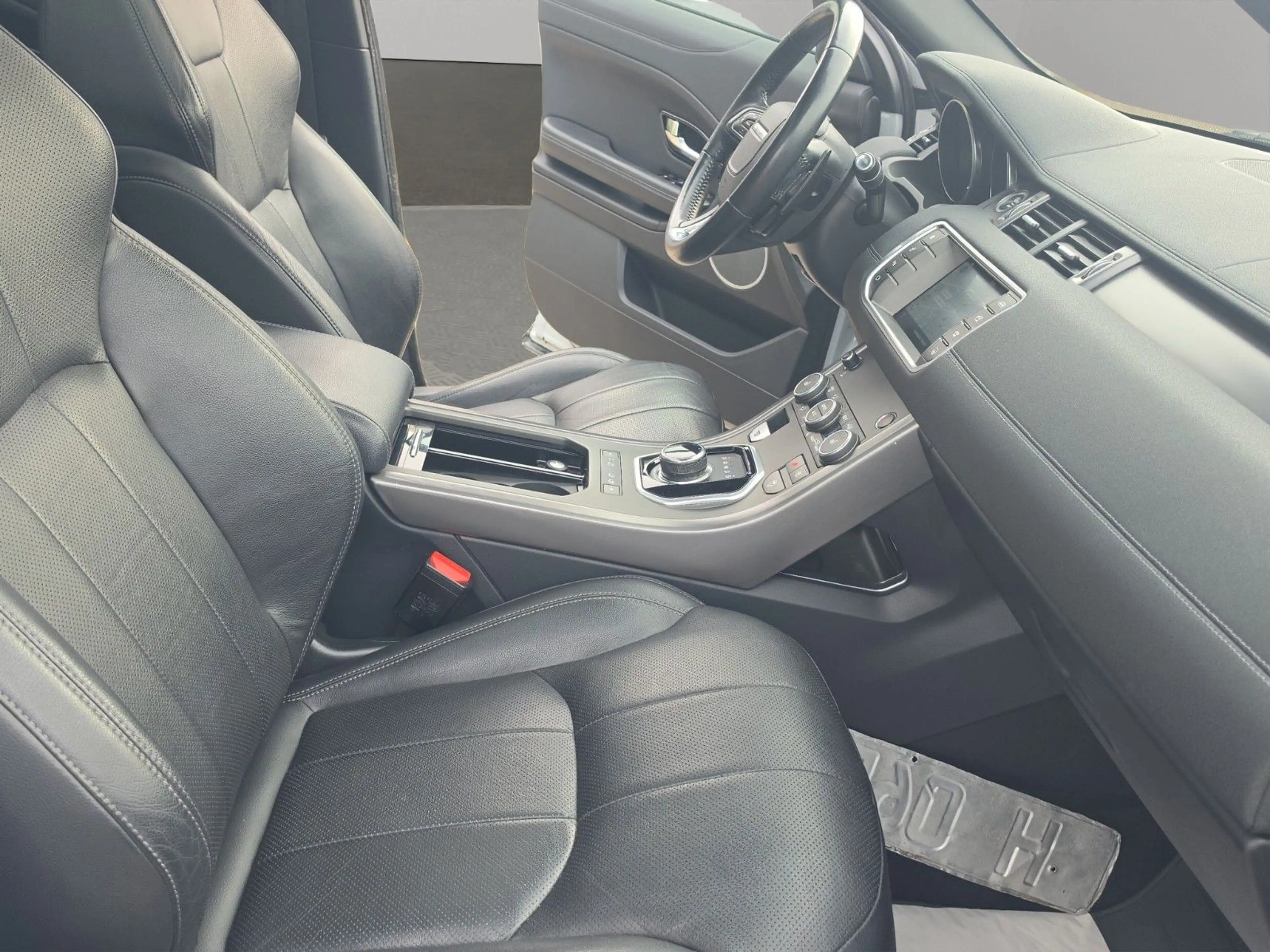 Land Rover Range Rover Evoque SE Dynamic — photo 14