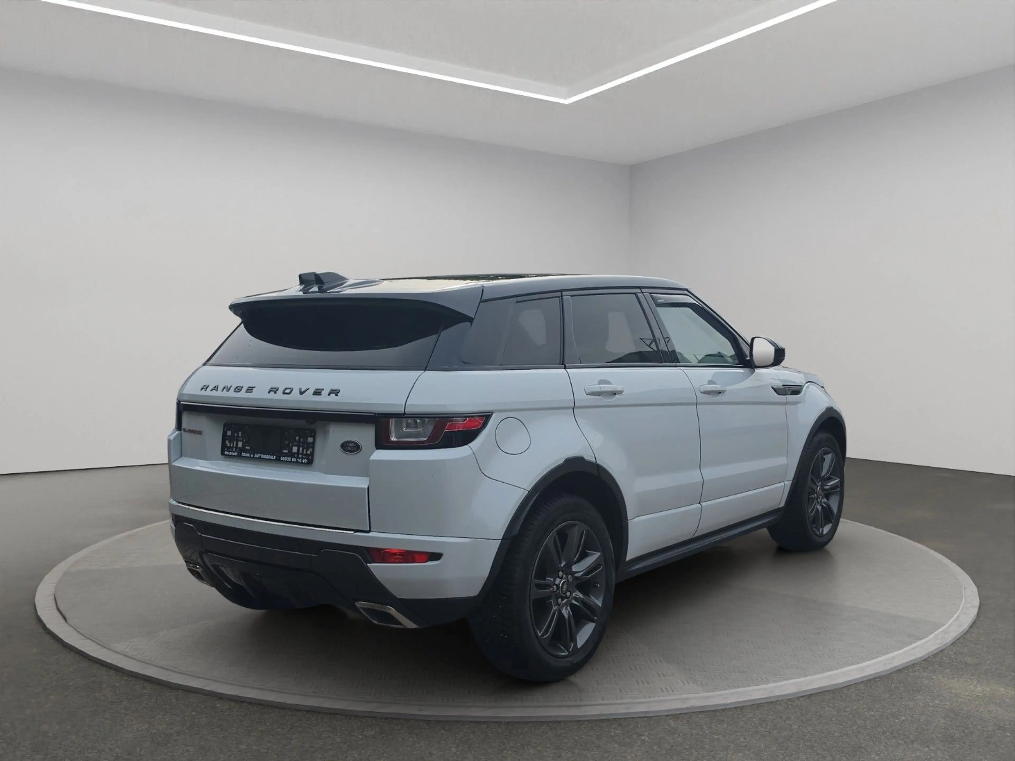 Land Rover Range Rover Evoque SE Dynamic — photo 8